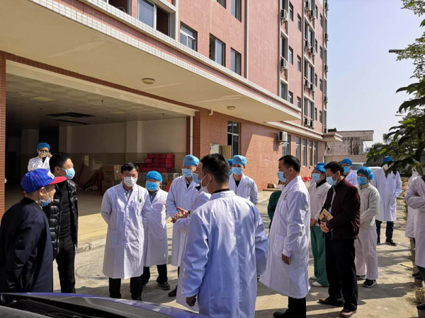 罗承恒副局长在筹备阳春市健康管理所现场1_副本.jpg