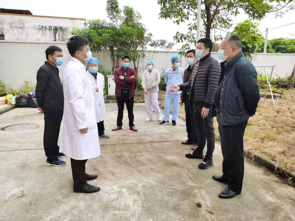 罗承恒副局长在筹备阳春市健康管理所现场2_副本.jpg