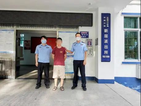 三亚一电动车充电自燃致多辆车被烧毁!2人被罚 图片