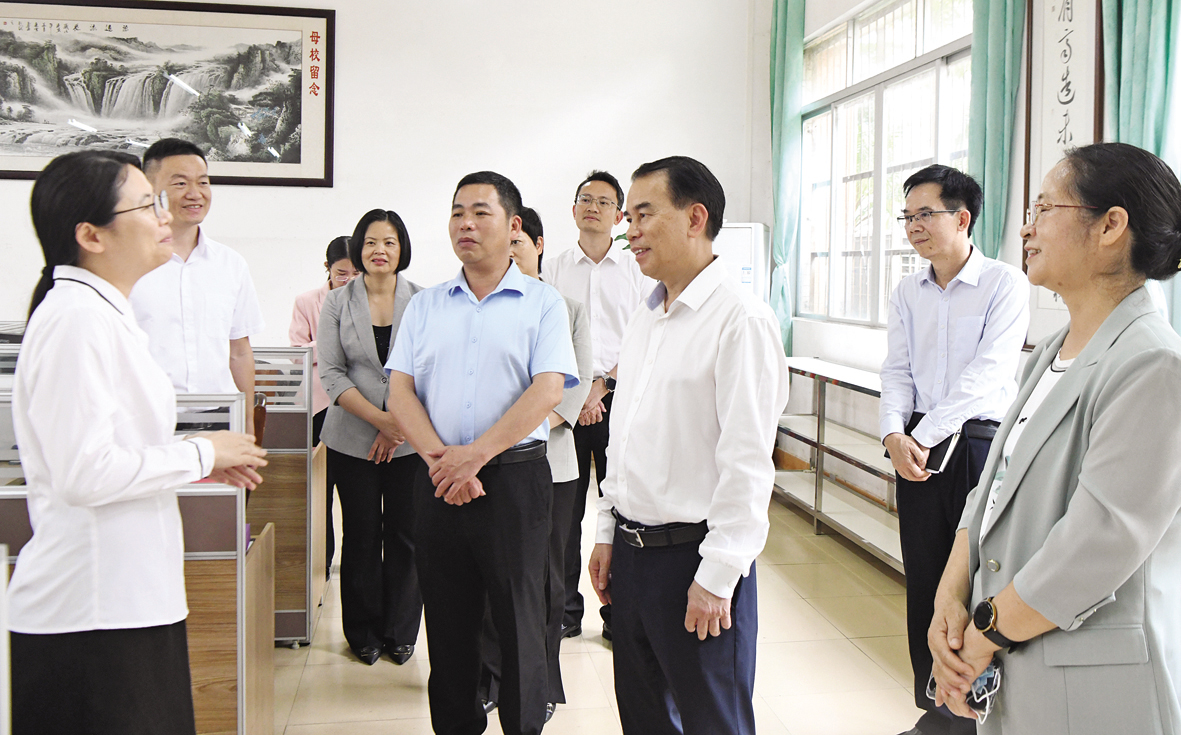 市领导调研高考备考工作  力争今年全市高考再创佳绩