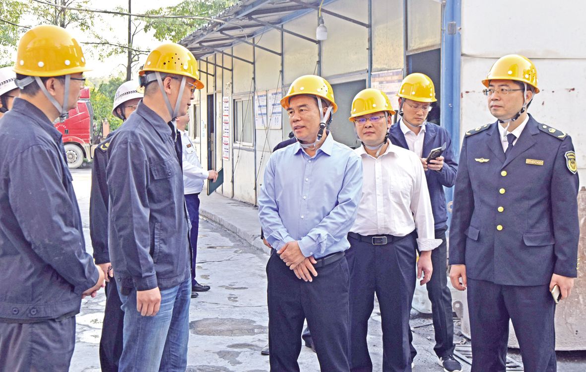 高度重视安全生产和消防安全