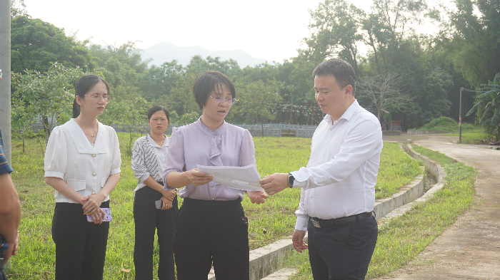 松柏镇信息投稿+松柏镇：阳春市领导到松柏镇督导“百千万工程”典型村建设及节前防汛工作1.jpg