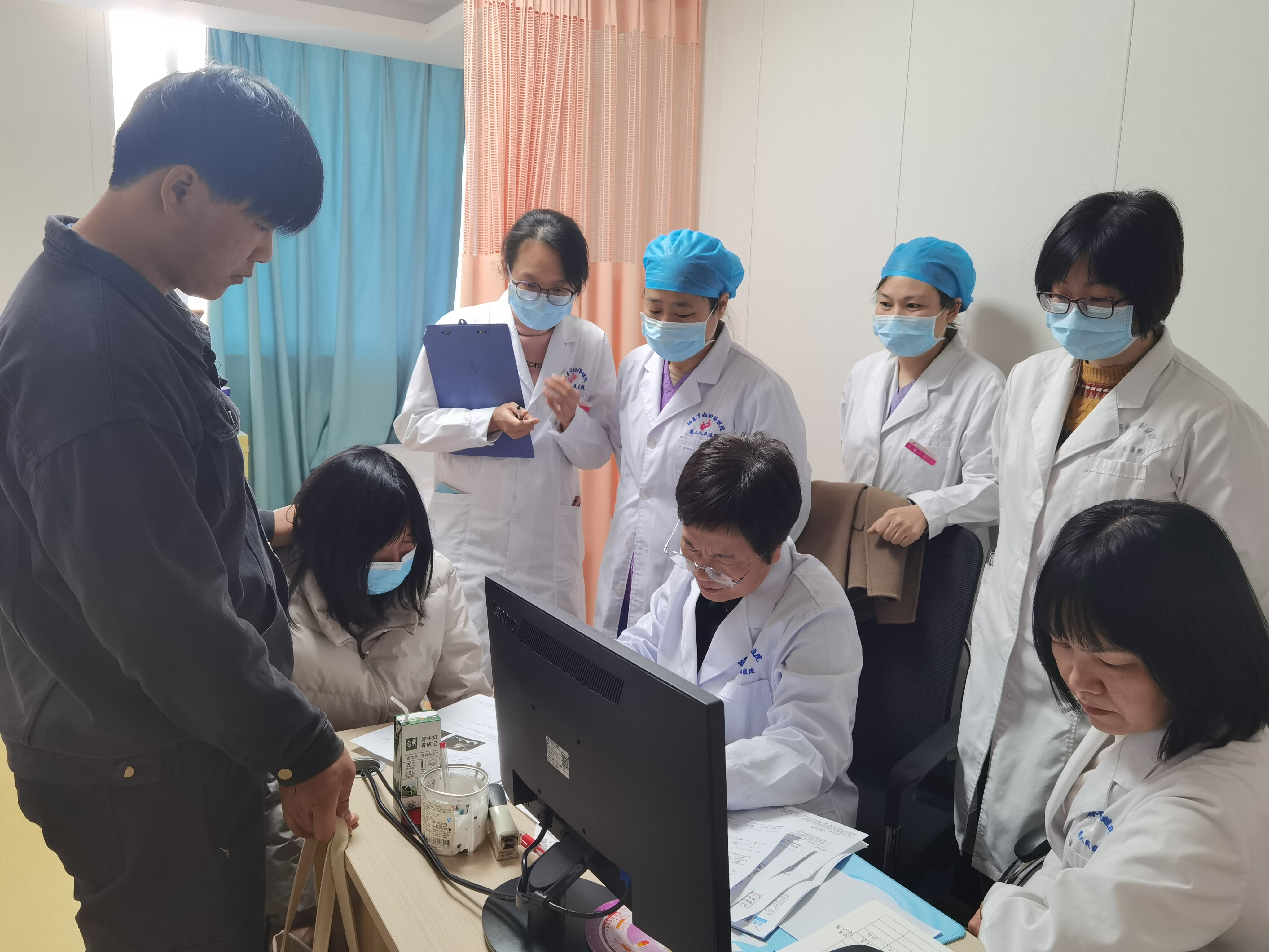 产科胡冬梅坐诊_proc.jpg