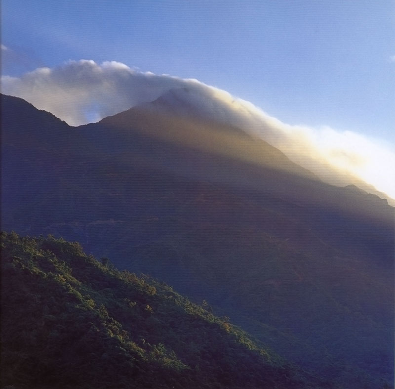 56鹅凰嶂主峰.jpg