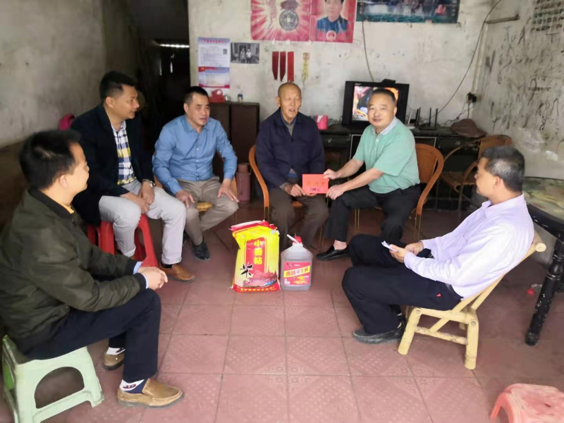 潭水镇:开展春节前慰问送温暖活动-阳春市人民政府