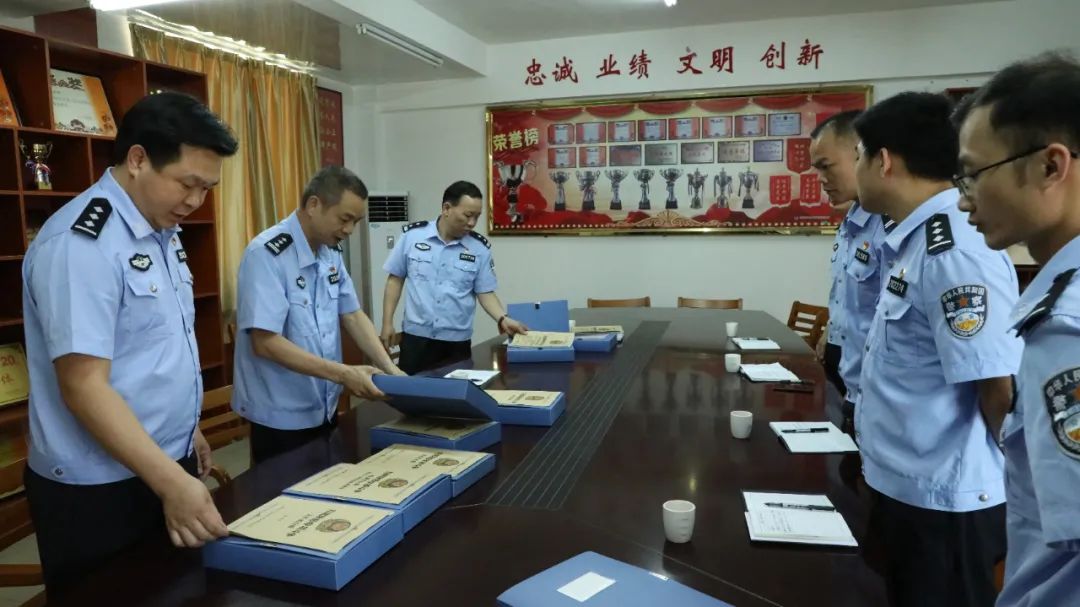阳春市副市长,公安局局长蔡传雄同志深入基层调研指导